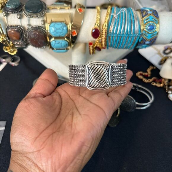 DENKAYS CHARMED BRACLET BANGLES - Picture 6 of 16